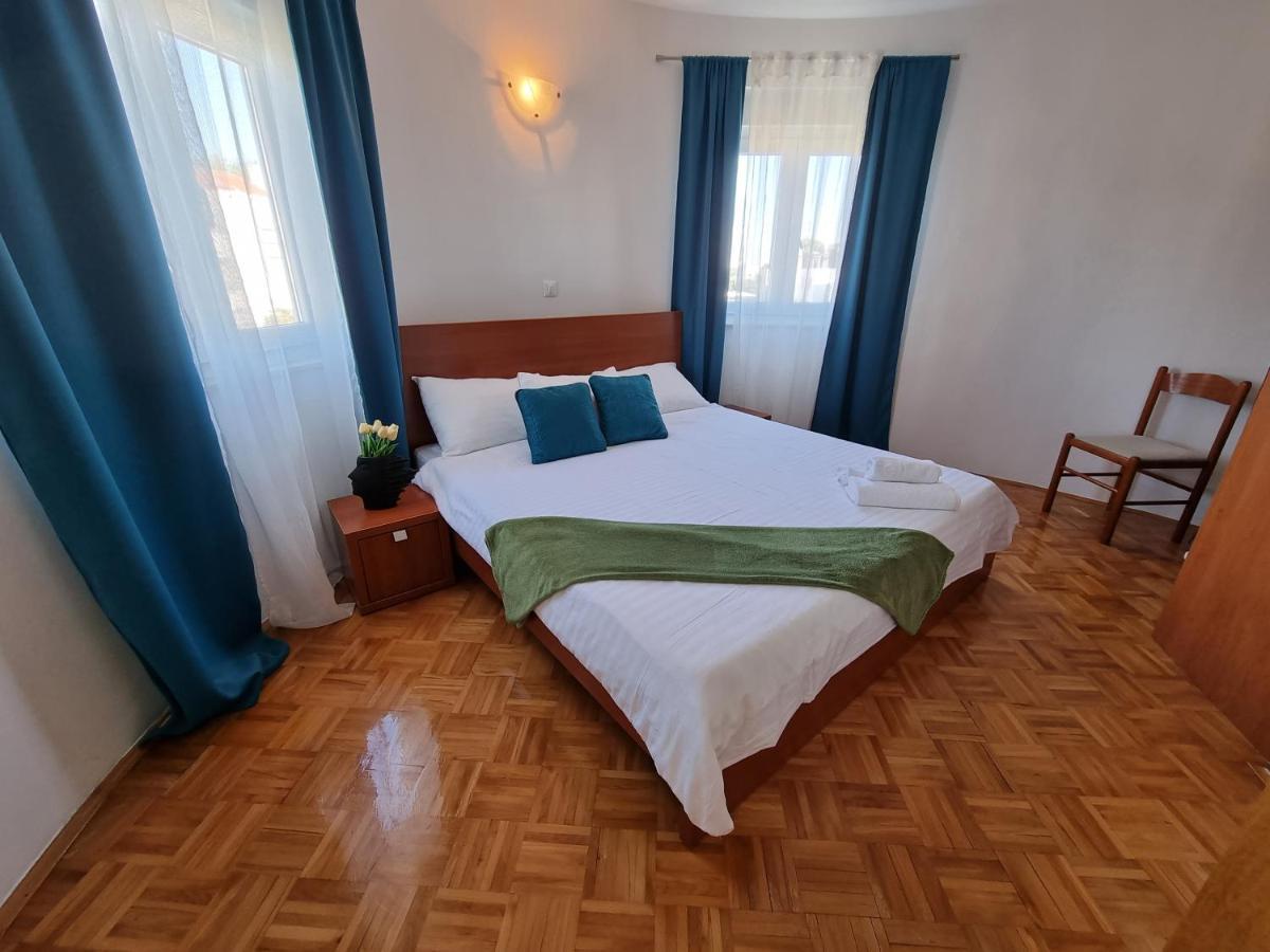 The Florens Residence Near The Beach With The Pool, Bbq And Kids Playground, Zadar Diklo Zewnętrze zdjęcie