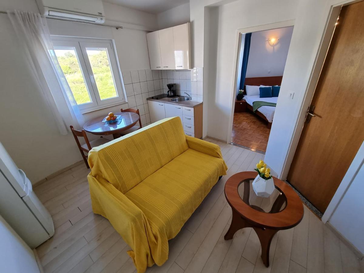The Florens Residence Near The Beach With The Pool, Bbq And Kids Playground, Zadar Diklo Zewnętrze zdjęcie
