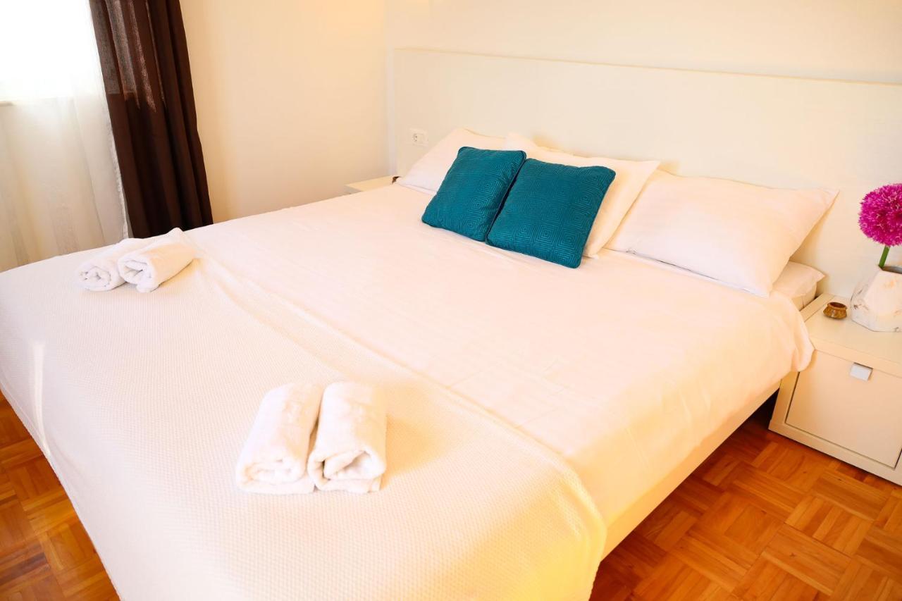 The Florens Residence Near The Beach With The Pool, Bbq And Kids Playground, Zadar Diklo Zewnętrze zdjęcie